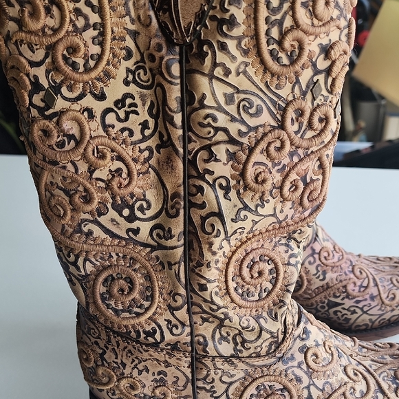 Intricate Embroidered Cowboy Boots Chameleon - Picture 2 of 13